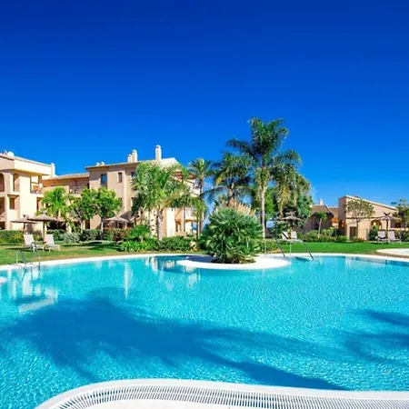 Sea And Mountain View With 4 Pools