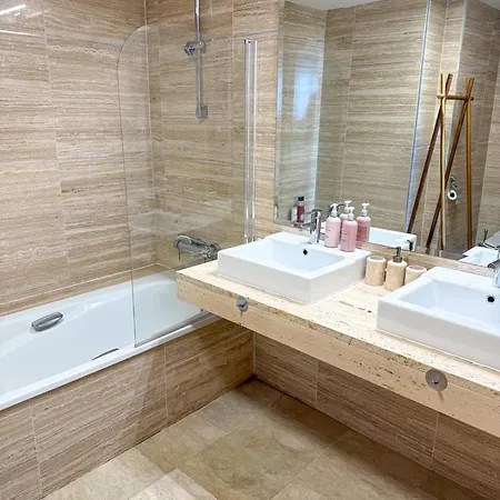 Sea And Mountain View With 4 Pools