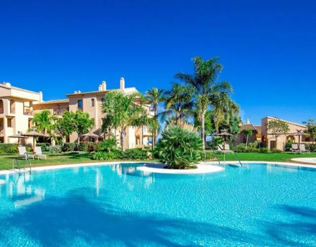 Sea And Mountain View With 4 Pools